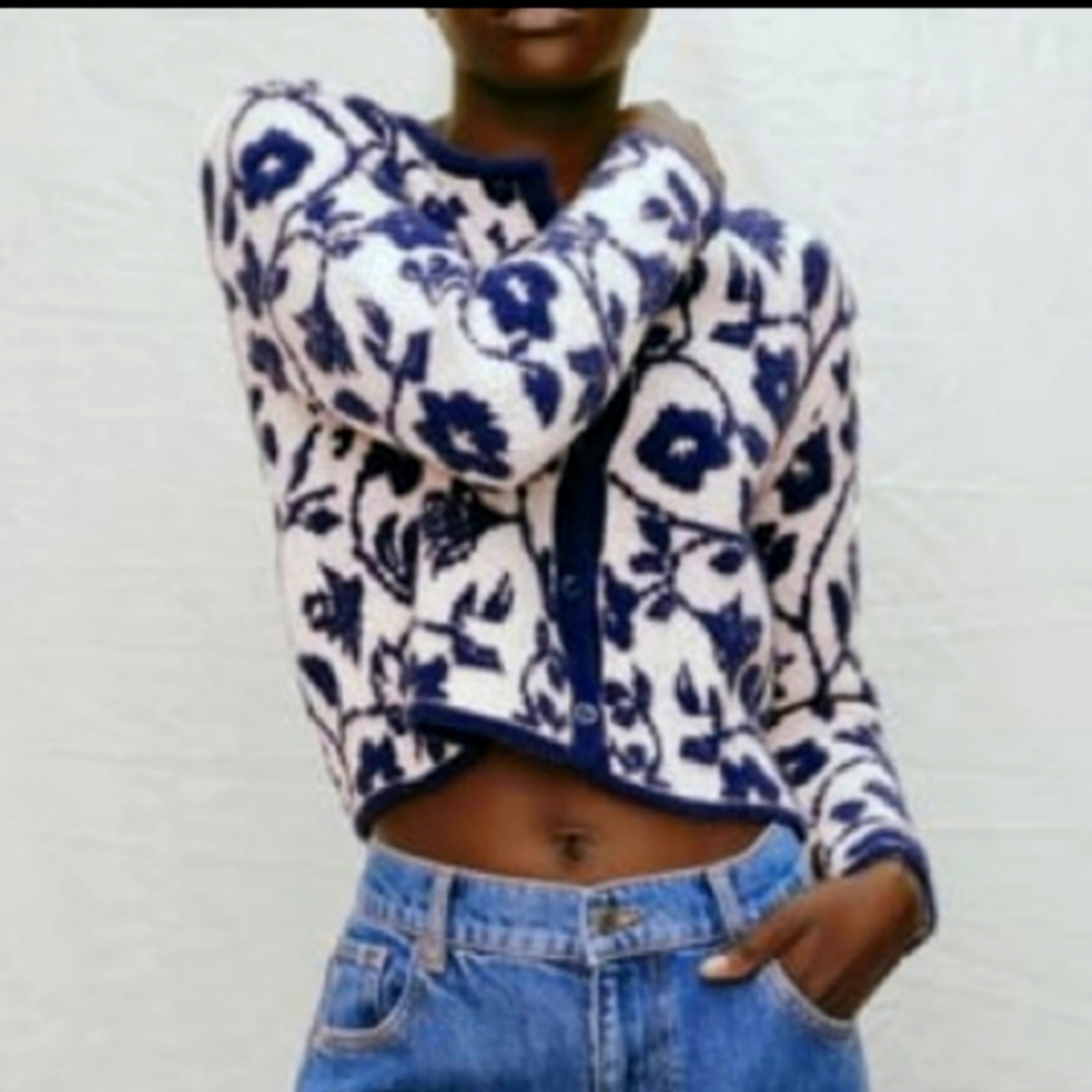 ZARA WOMANS CARDIGAN
